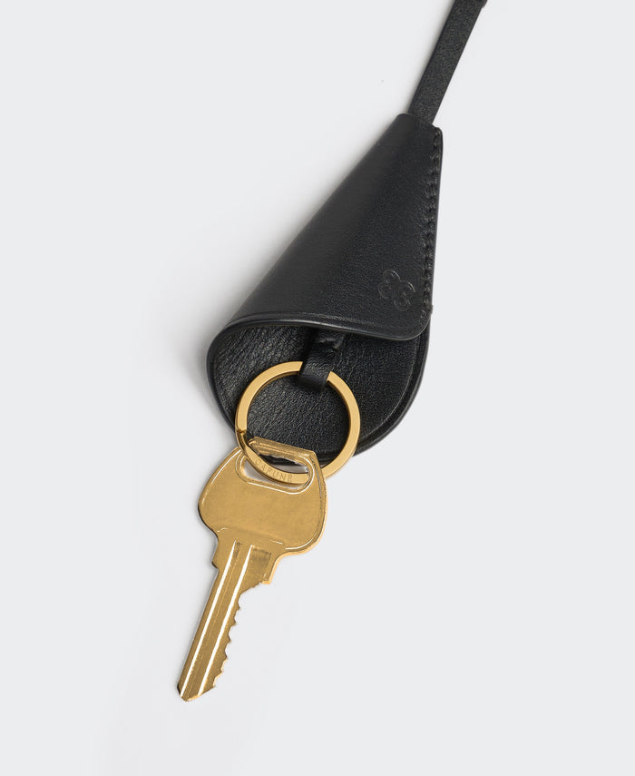 Bloom Key Holder - Black Handbags Cafuné