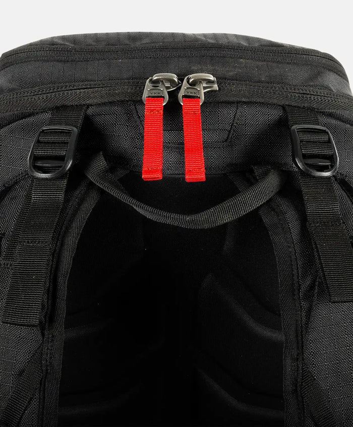 Deeper 19L Backpack | Jones Deeper 19L Backpack Jones Snowboards High Performance 7630949114891 J.26.BAU.19L.BK.OS.1
