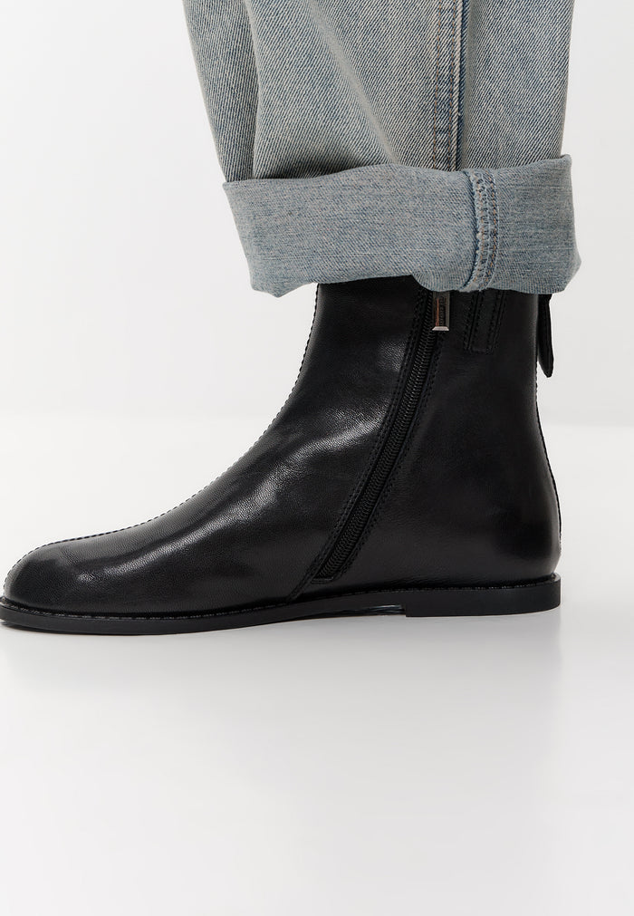 Flat Minimalist Ankle Boots – Premium Black Leather