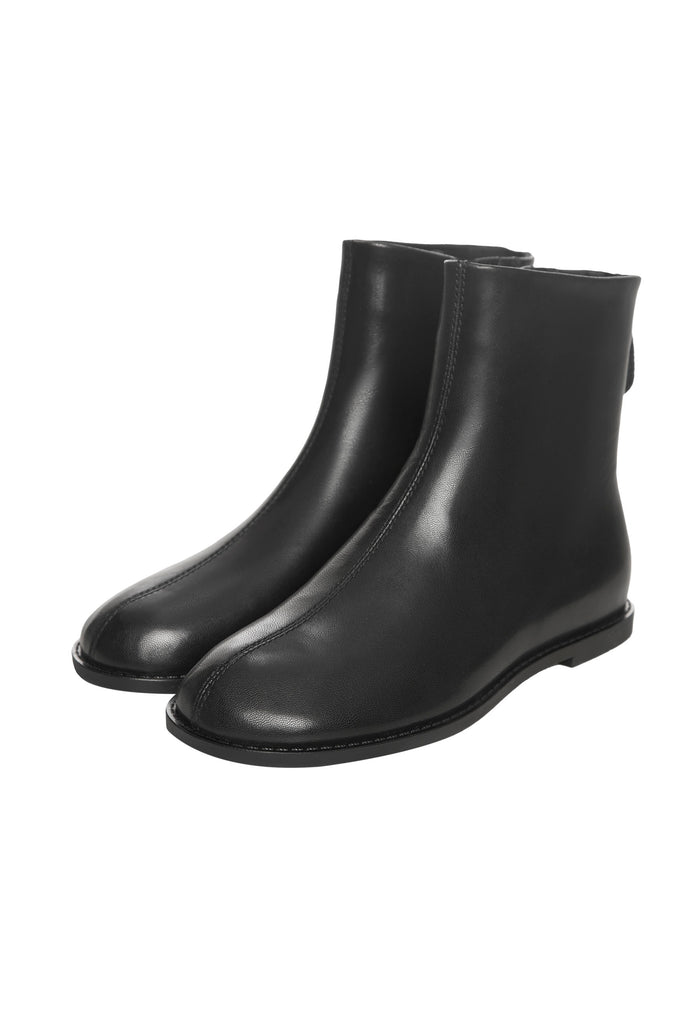 Flat Minimalist Ankle Boots – Premium Black Leather