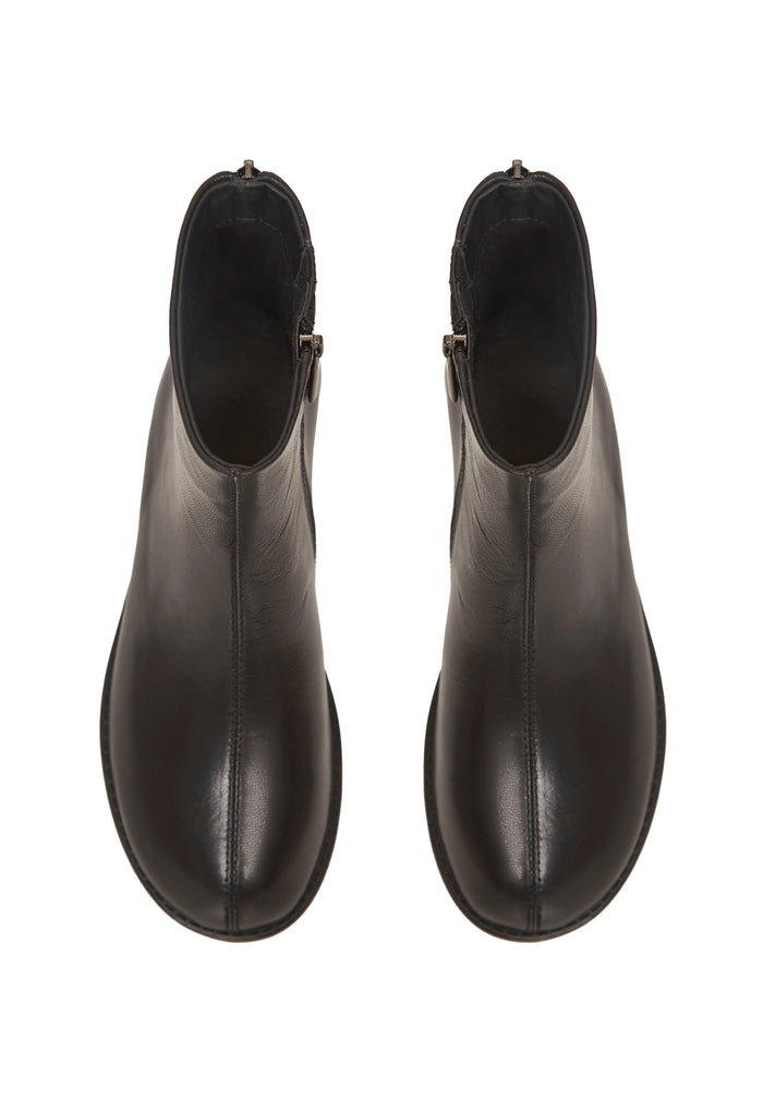 Flat Minimalist Ankle Boots – Premium Black Leather
