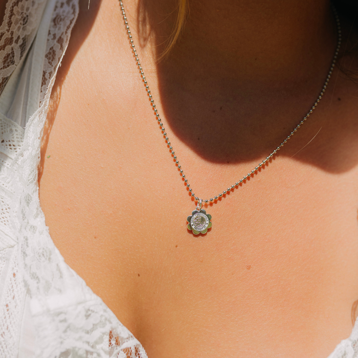 Flower - Silver / White