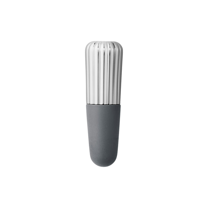Silver-toned wine stopper with ribbed top and gray rubber grip base.