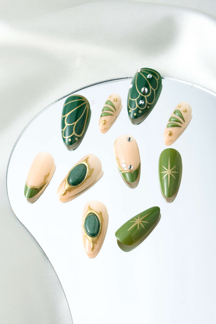GREEN BUTTERFLY - ALMOND PRESS-ON NAILS