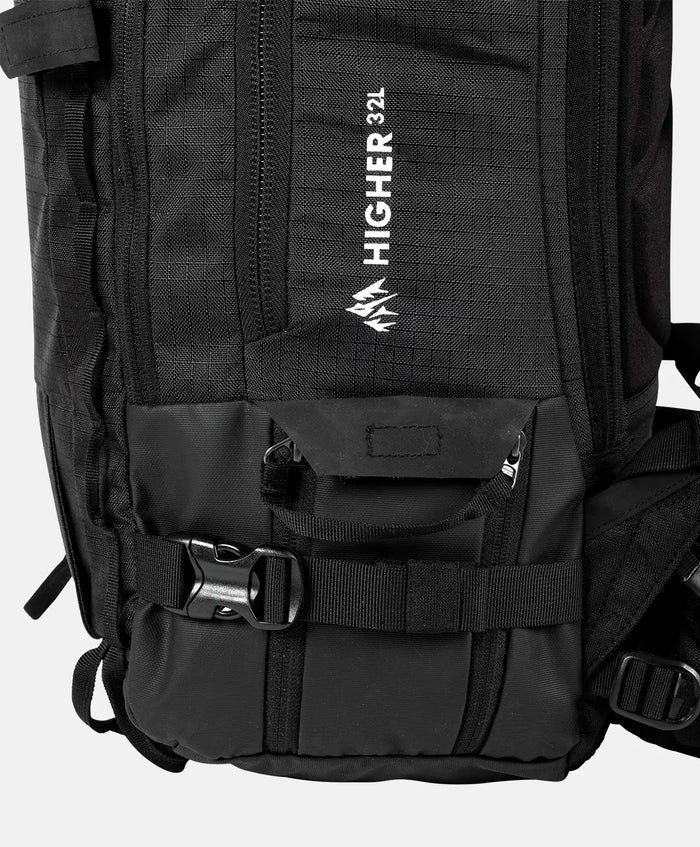 Higher 32L Backpack | Jones Higher 32L Backpack Jones Snowboards High Performance 7630949114877 J.26.BAU.32L.BK.OS.1