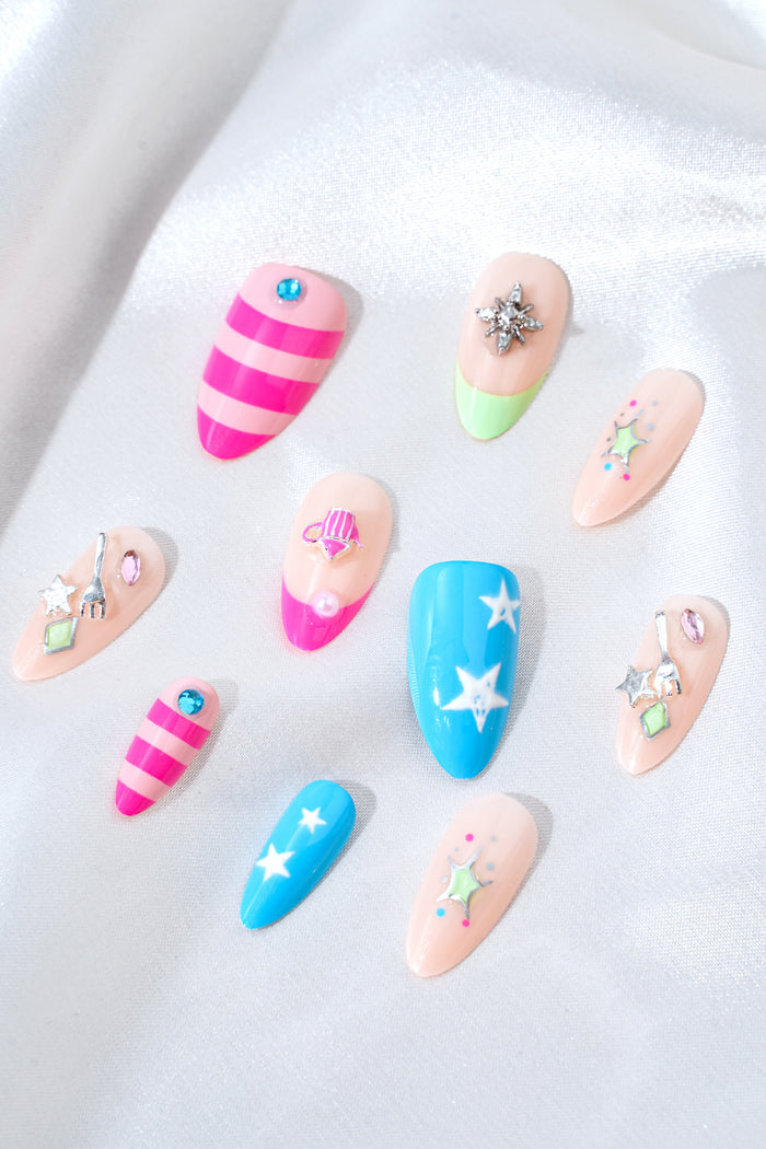 KATSEYE | PINKY UP – ALMOND PRESS-ON NAILS