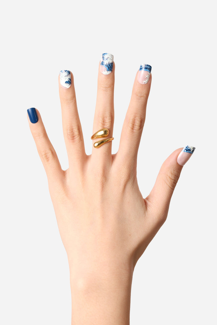 KATSUSHIKA HOKUSAI GREAT WAVE OFF KANAGAWA – SQUARE PRESS-ON NAILS