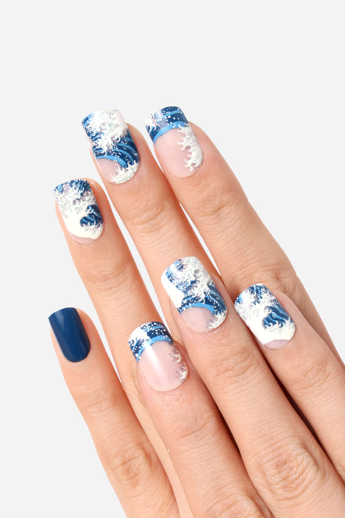 KATSUSHIKA HOKUSAI GREAT WAVE OFF KANAGAWA – SQUARE PRESS-ON NAILS