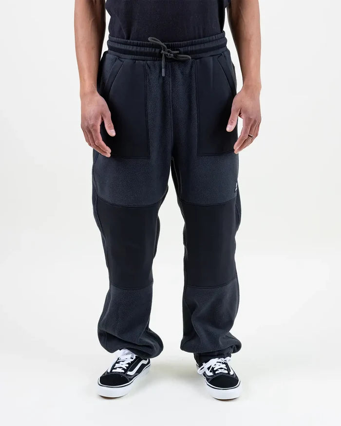 Lodge Recycled Fleece Pants | Jones Lodge Recycled Fleece Pants Jones Snowboards High Performance 7630949121875 J.26.PTM.HUT.BK.1XS.1
