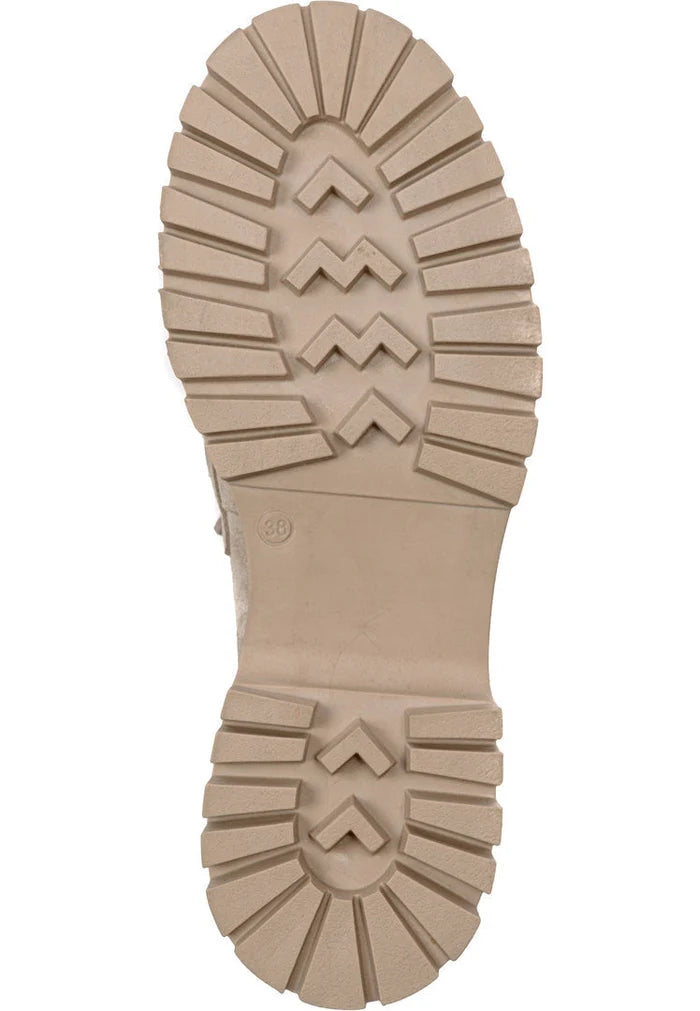 Step out in style with these luxurious Josephine Beige slip-on loafers featuring a gold-bit detail, the perfect combination of sophistication and comfort.
