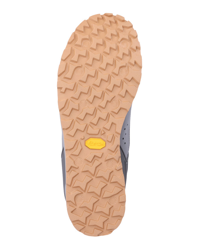13268-030-flyweight-access-wet-wading-shoe-tabletop -rollover