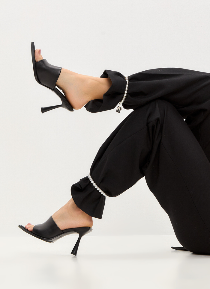 Minimalist Heeled Mules - Black
