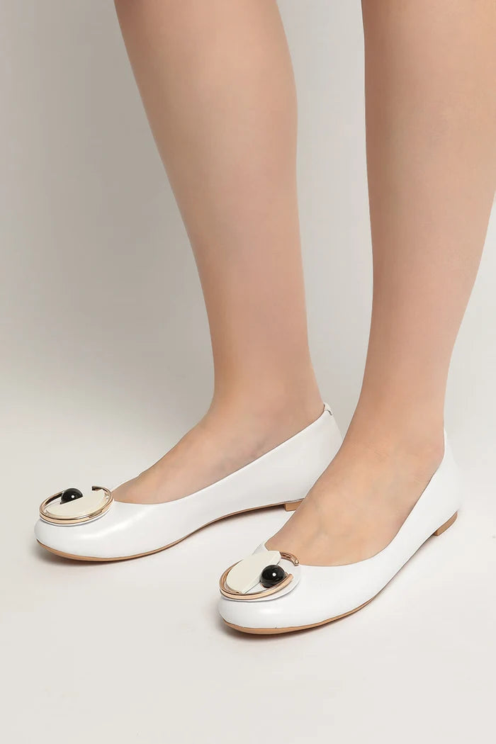 A pair of modern white ballet flats with a stylish geometric design, perfect for contemporary dance and fashionable footwear.