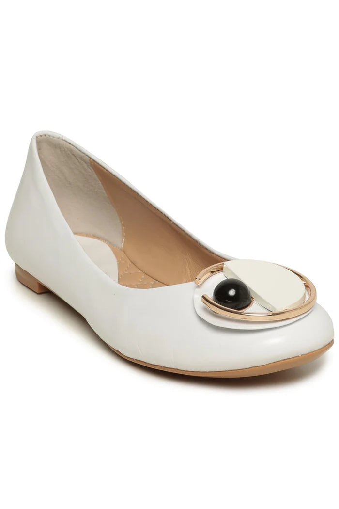 A stylish pair of white ballet flats with a modern geometric design, perfect for contemporary dance and fashionable everyday wear.