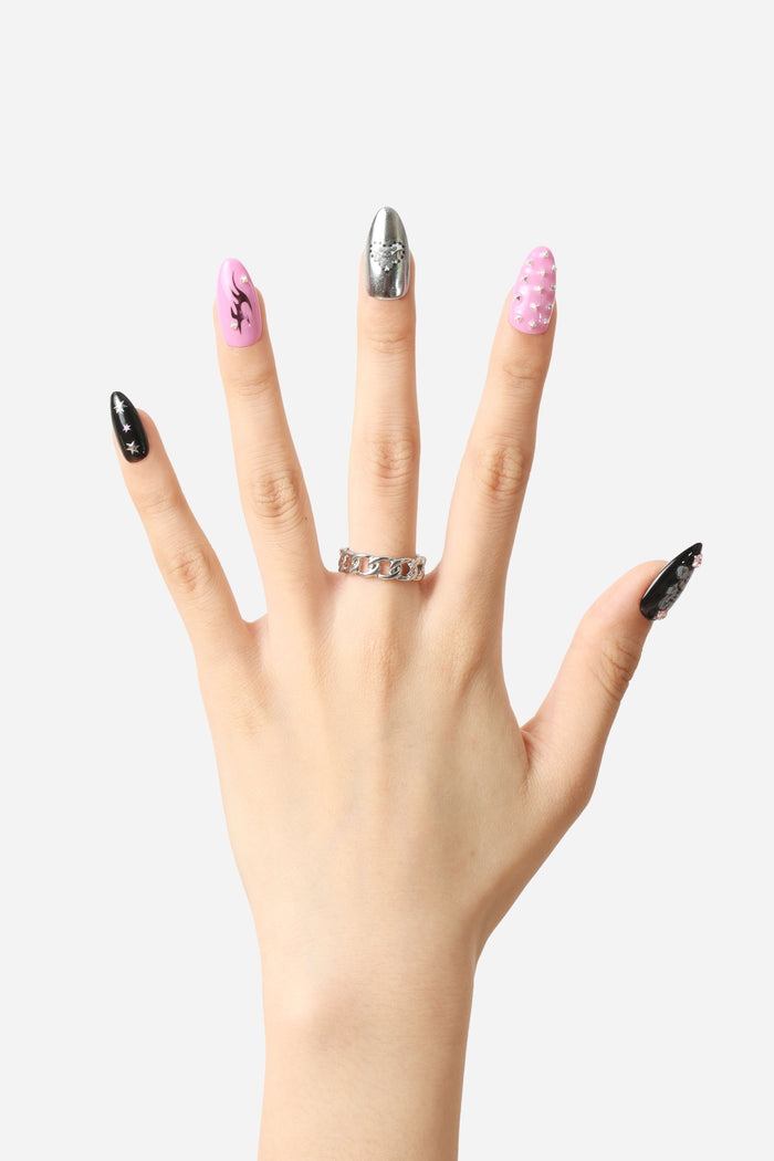 Press-on Nails by Celine Kwan
