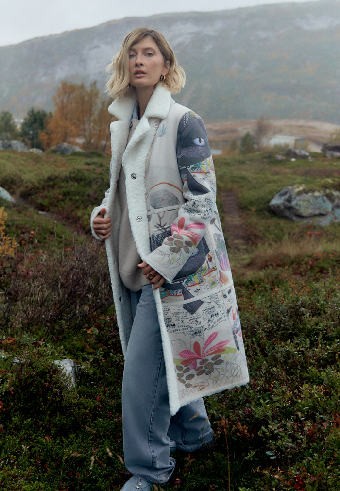 Reversible Printed Coat Catty - White