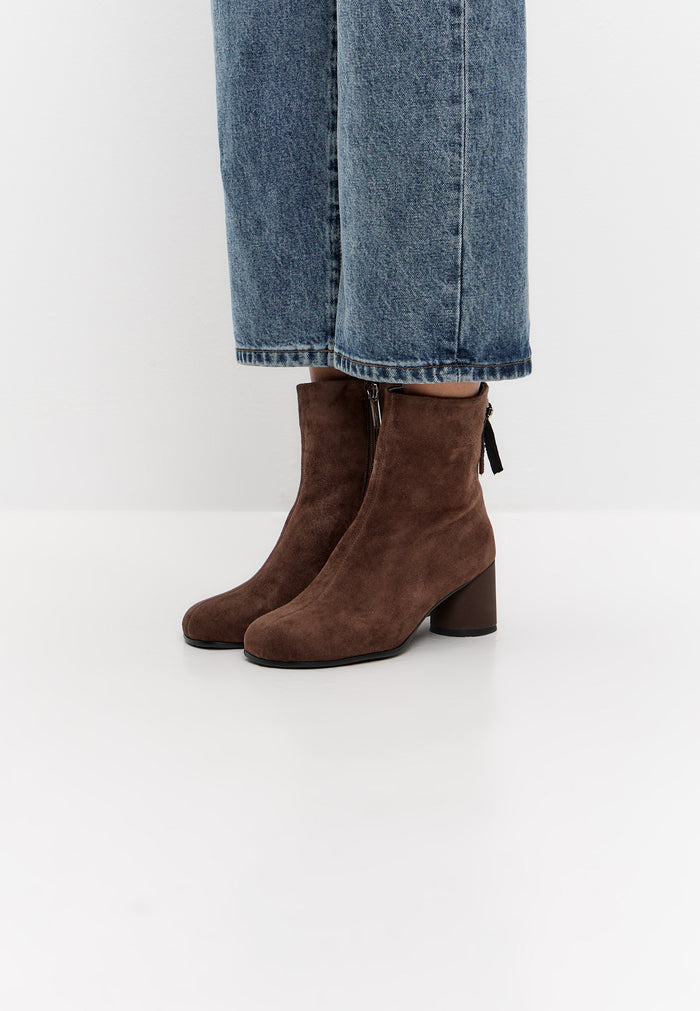 Round Toe Ankle Boots – Brown Suede