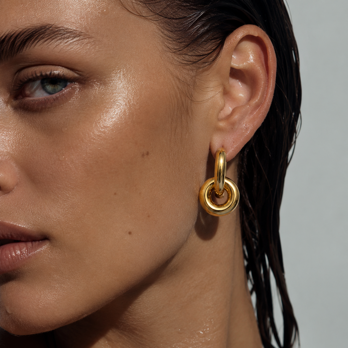 Solana Interlocking Hoop Earring