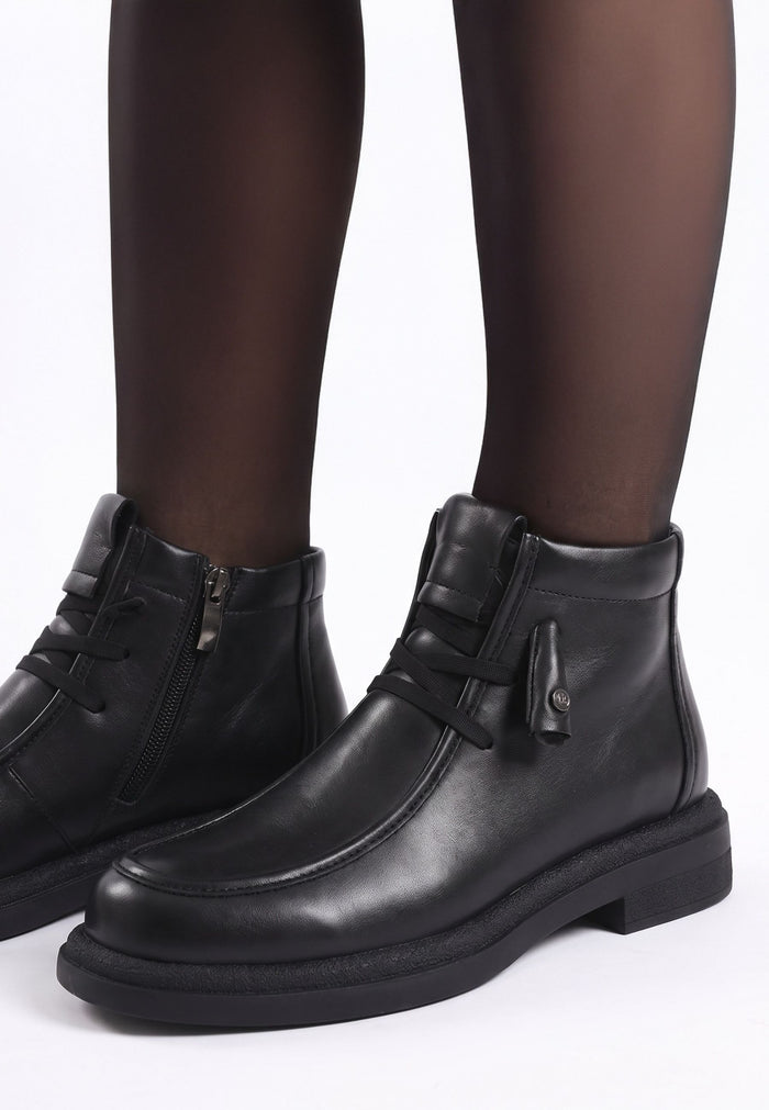 Tassel-Detail Lace-Up Shoe - Black