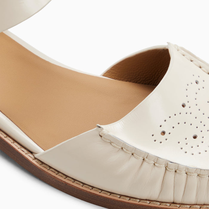 Women's Colette Closed Toe Sandal
