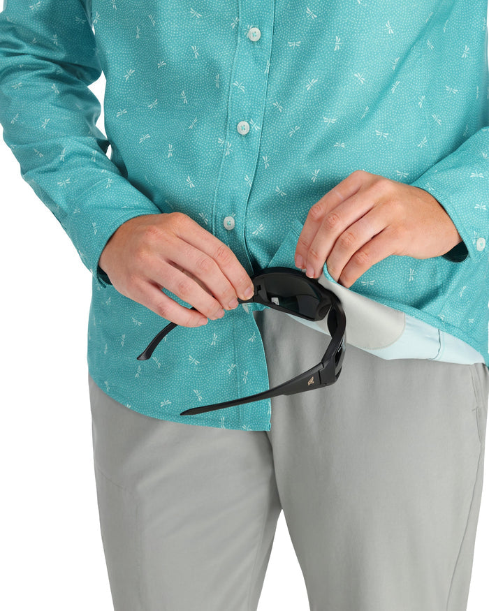 13668-1023-isle-shirt-Model Dragonfly Gulf Blue